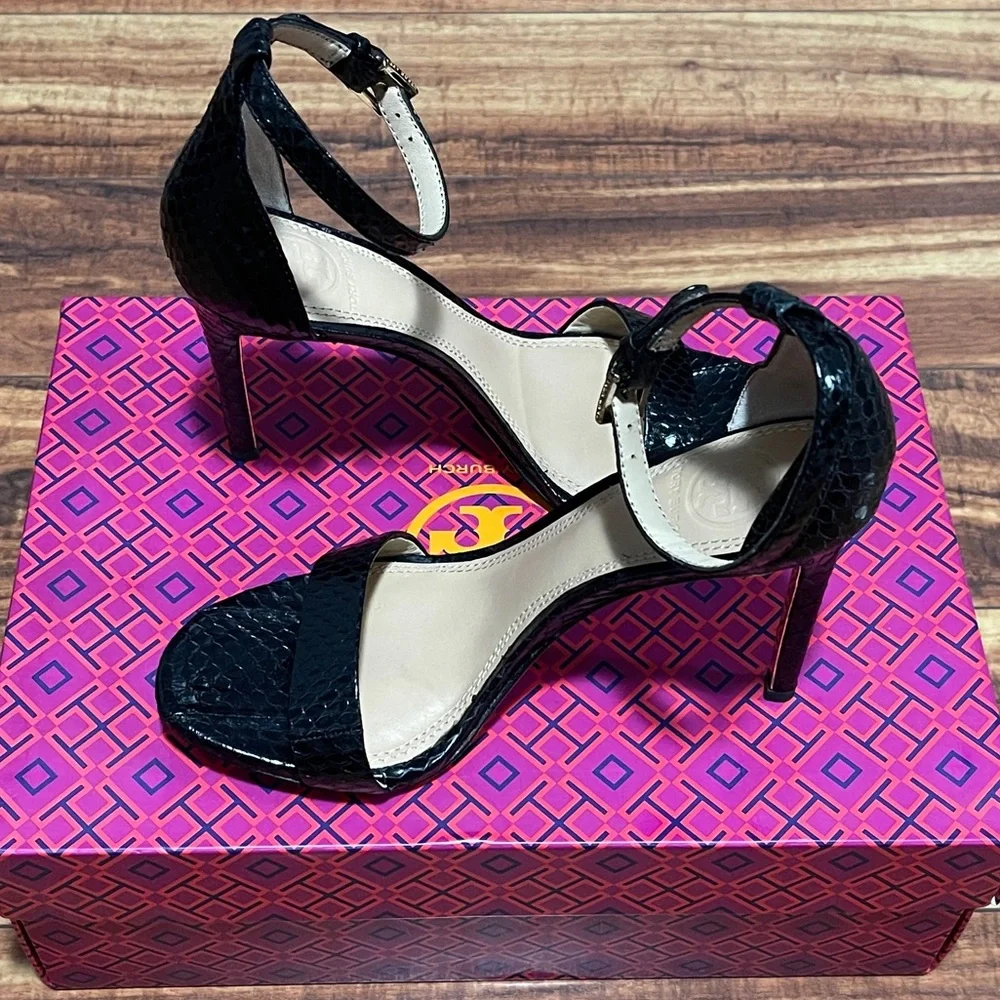 Tory Burch Black Textured Sandals - Picture 3 of 6